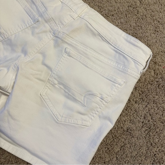 American Eagle White Denim Super Stretch Midi Shorts Sz 10 - Picture 5 of 6